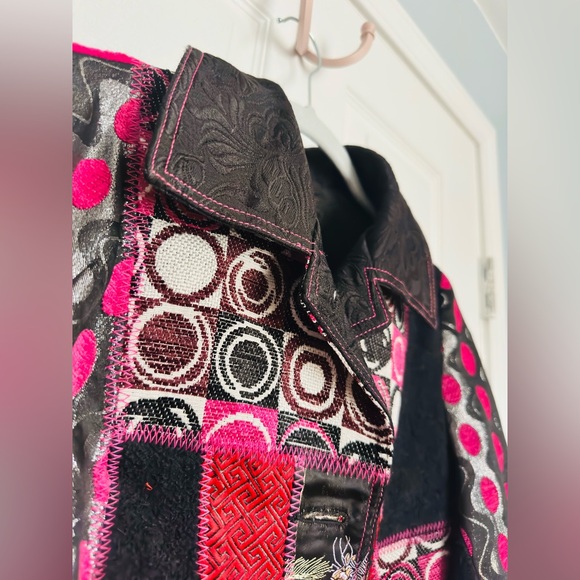 Abstract Reworked Cropped Jacket - Picture 5 of 6